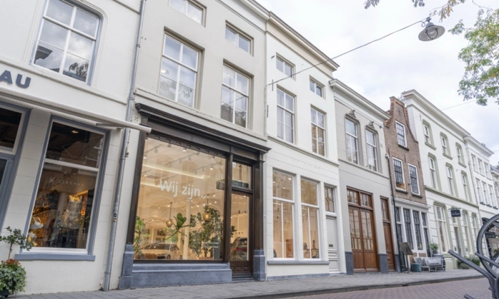 Autobedrijf Van den Udenhout opent ‘Wij zijn’ store in hartje ’s-Hertogenbosch